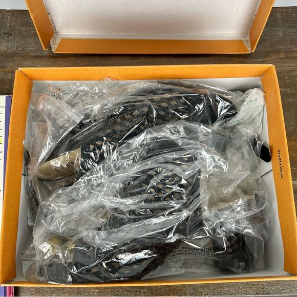 Unisa Black Suede Open Toe Thick Heels- Size 8.5 - Picture 4 of 6